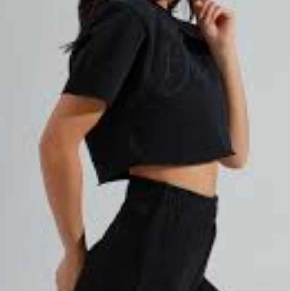 Buffbunny Cloud Crop Onyx Black